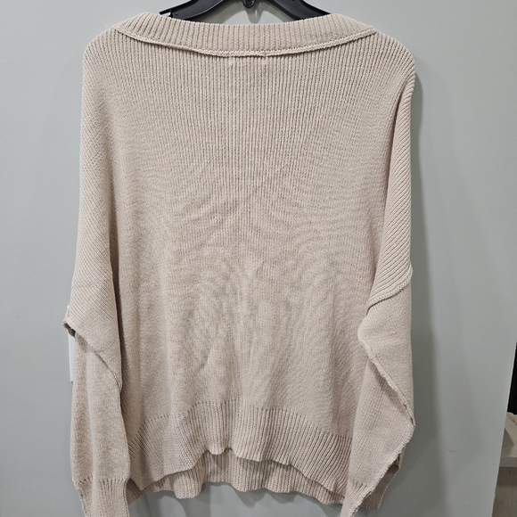 NWT Womens Miracle Beige Round Ribbed Neck Sweater Small Medium Oversized - Picture 4 of 5